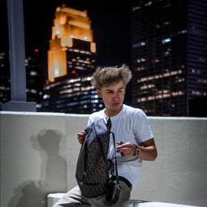 Meet your Posher, Aaron